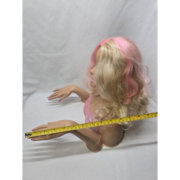 Just Play "Barbie" Styling Head Nails With Movable Hands 2016  Fashion Bust - Picture 10 of 16